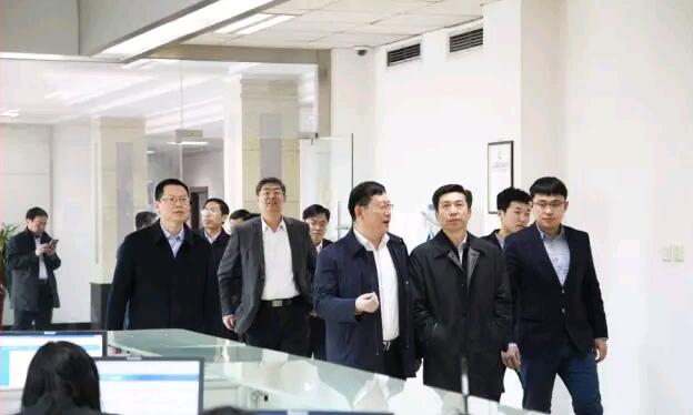 濰坊市委副書記、市長李寬端一行來集團公司參觀調研