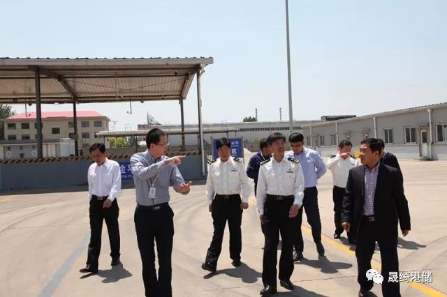 濰坊海關(guān)領(lǐng)導(dǎo)蒞臨晟綺港儲海關(guān)監(jiān)管場站檢查指導(dǎo)場站運營工作