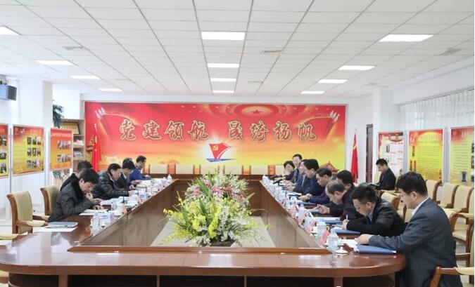 濰坊海關(guān)副關(guān)長(zhǎng)劉永華、濰坊商務(wù)局副局長(zhǎng)袁國(guó)明等一行蒞臨集團(tuán)公司調(diào)研